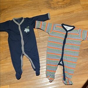 Baby Clothes-“Luvable Friends” Navy/Striped Footies Set size small 0-3 months